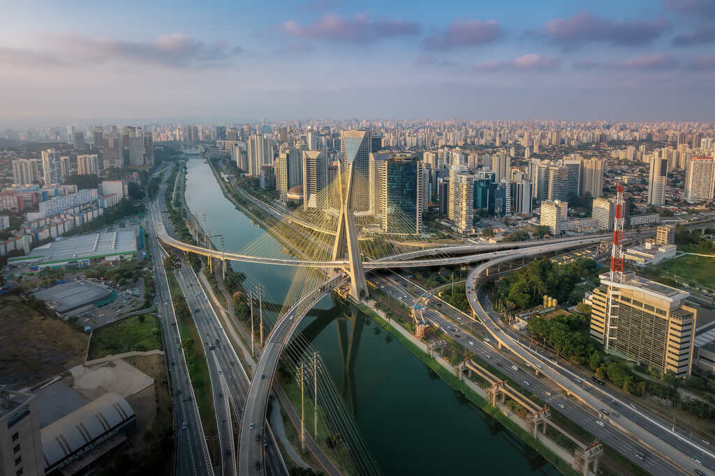 Governanta no Brooklin: Excelência em Governança Residencial de Luxo